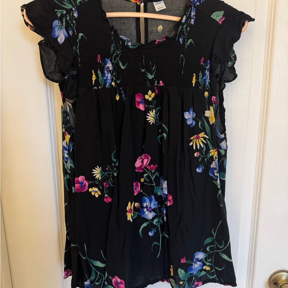 Old Navy Black and Pink Flutter Sleeve Blouse